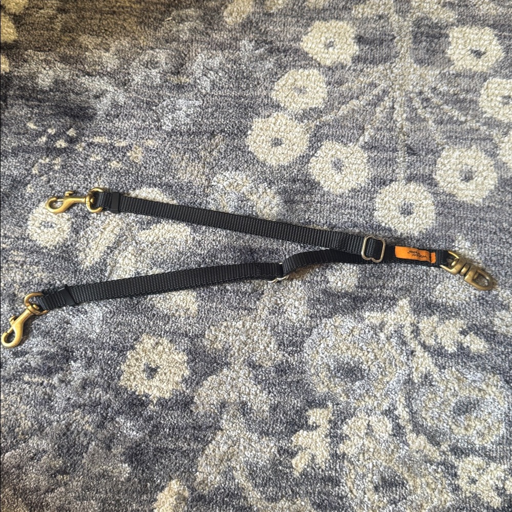Wonder Walker Black Adjustable Dog Leash Splitter with Gold Clips